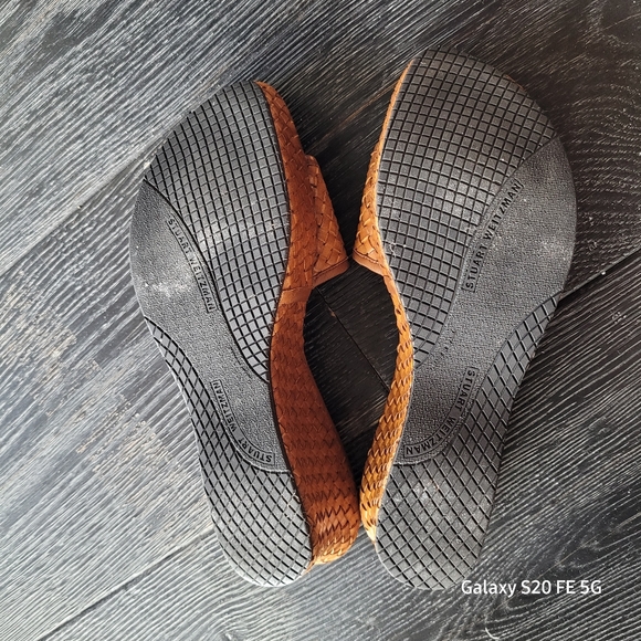 STUART WEITZMAN Designer size 7 leather cognac colored sandals. - Picture 13 of 16